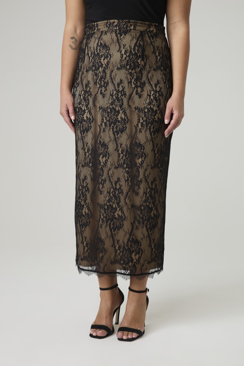 Юбка-карандаш из гипюра
