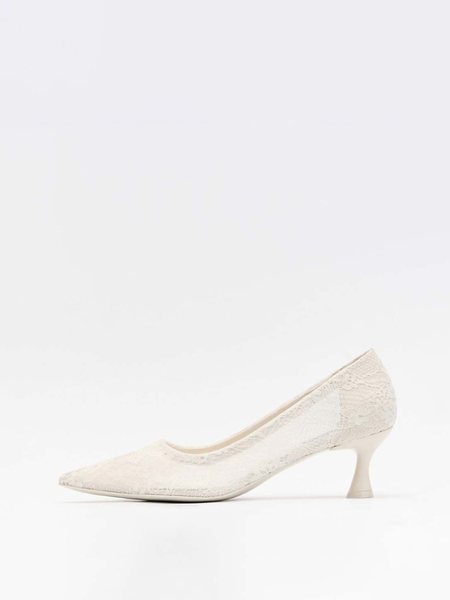 Кружевные туфли