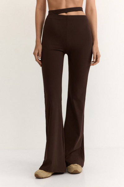 Брюки-клеш с вырезом на поясе TOPTOP, цвет: коричневый, TT.905.16722.700 купить онлайн