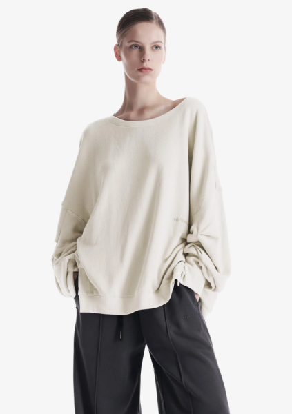 Свитшот с боковыми разрезами