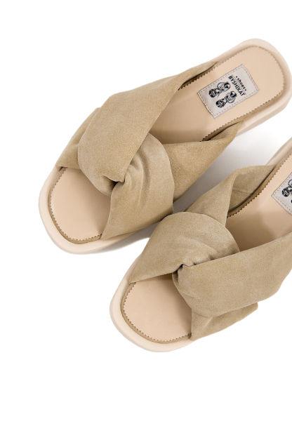 Тапули "KNOT LITE BEIGE" замшевые
