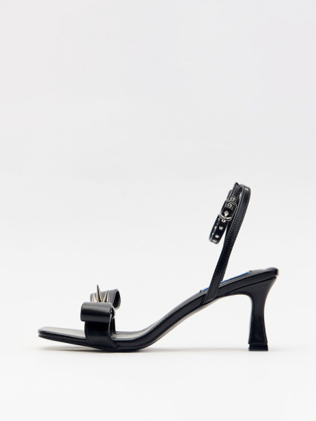 Босоножки с бантом