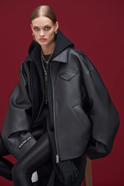 Oверсайз куртка из веган кожи