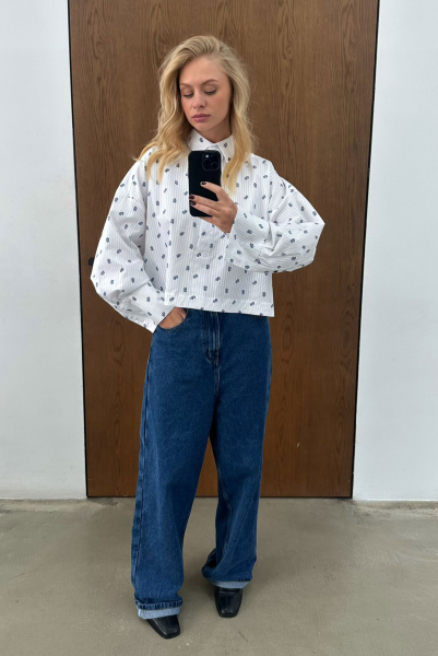 Рубашка объемная укороченная с паттерном (белая) Label .B, цвет: белый, ТР.06.5.40.0126WH купить онлайн