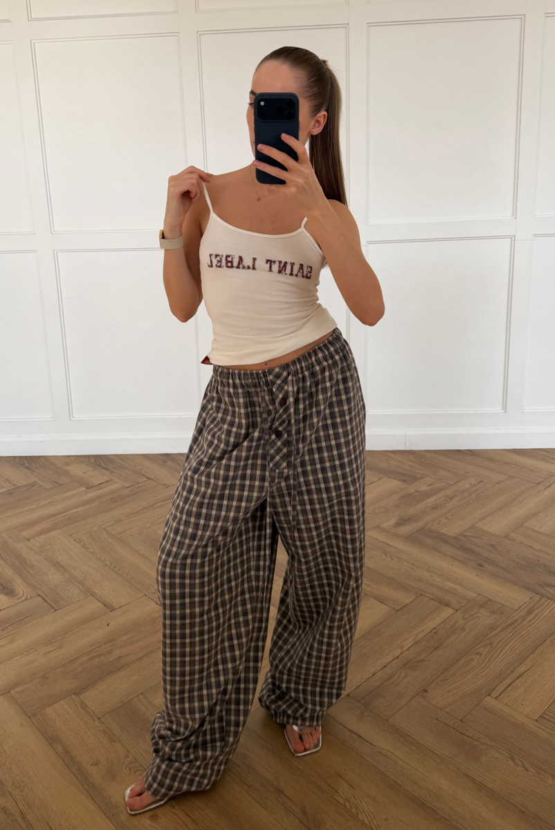 Брюки «бананы» в клетку