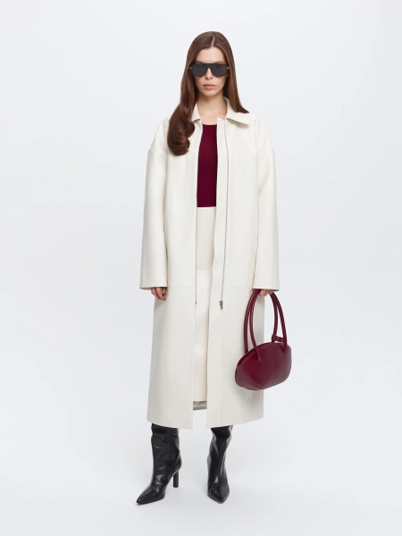 Плащ из фактурной экокожи ANNA PEKUN, цвет: белый,  купить онлайн