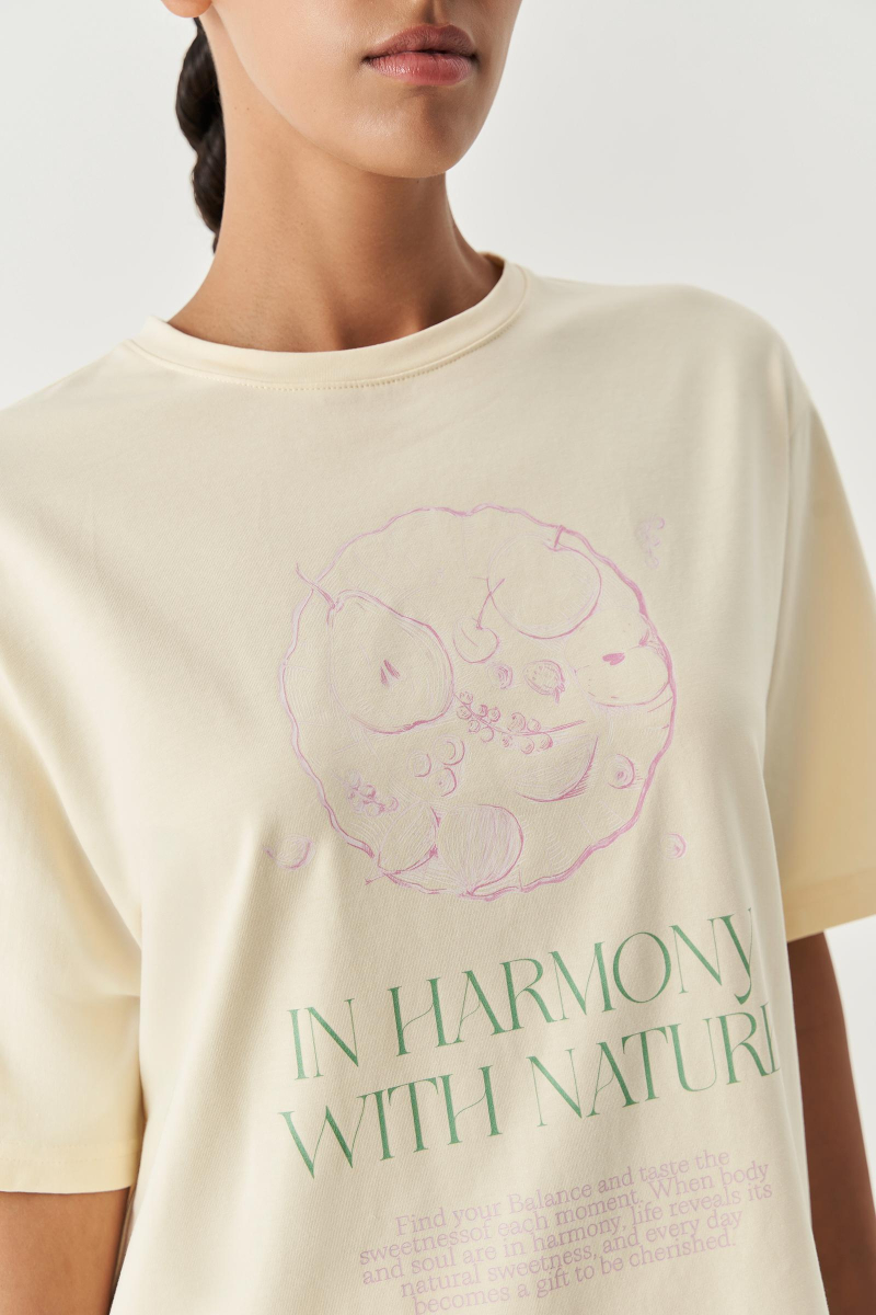 Футболка с принтом Harmony Charmstore, цвет: Сливочный, 212-27347-121 купить онлайн