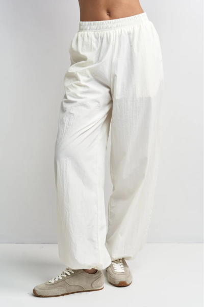 Брюки из плащевки