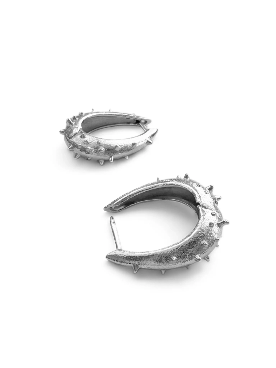 Серебряные серьги «Шипы» SBLESKOM, цвет: серебро, 11850 купить онлайн