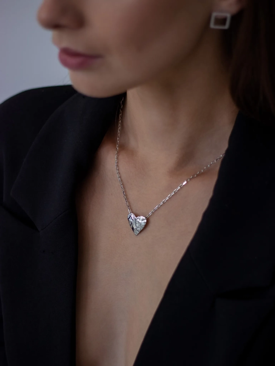 Серебряное колье сердце "Folio" SBLESKOM, цвет: серебро,  купить онлайн