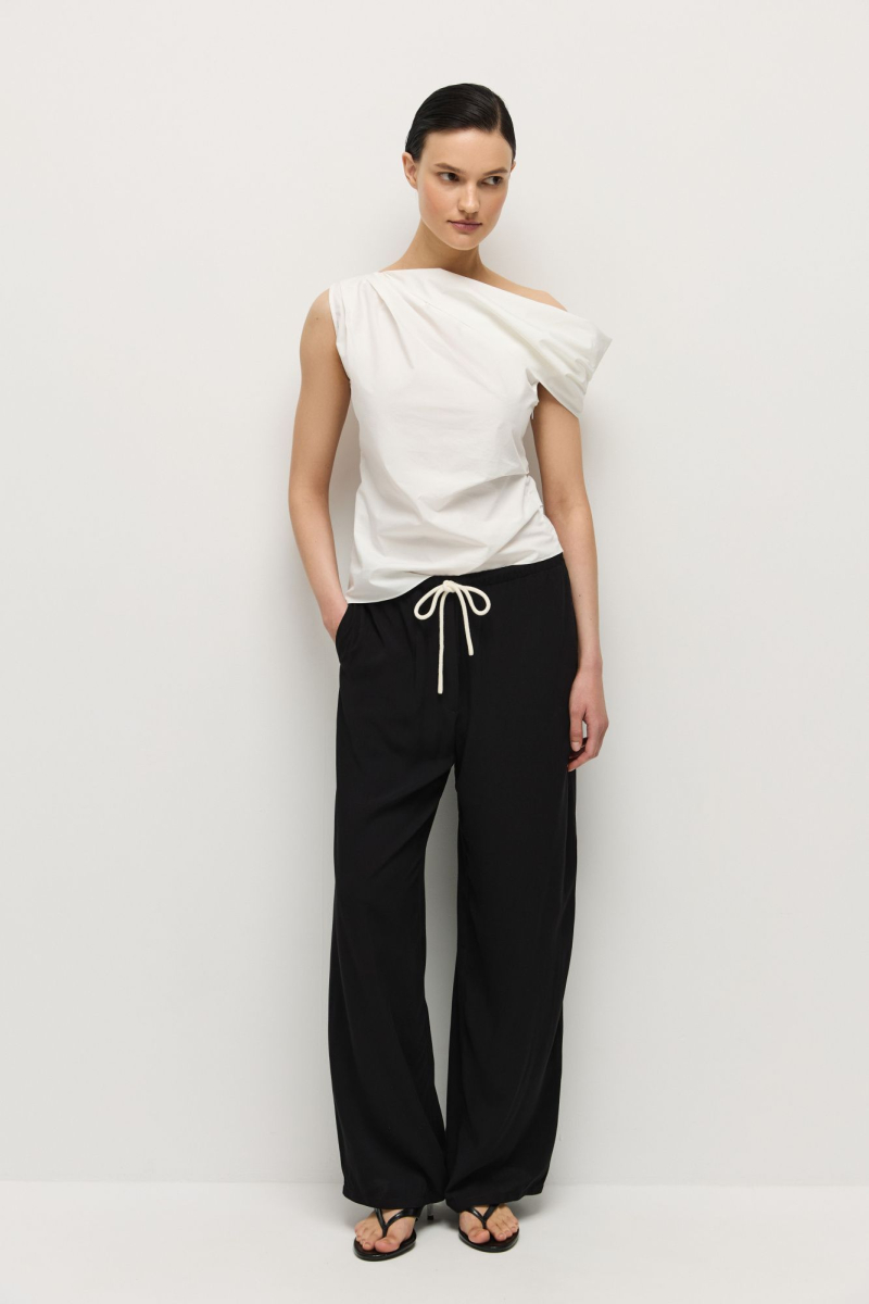 Топ асимметричный из хлопка AROUND, цвет: молочный,  купить онлайн