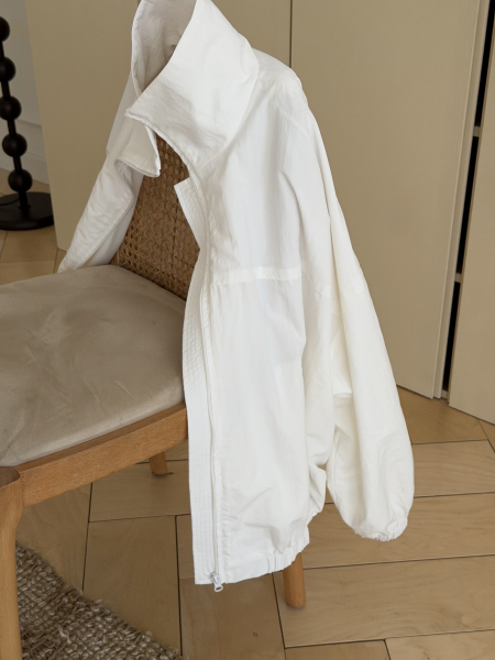 Бомбер спорт НИ ИМЕНИ, НИ ПОХОЖИХ, цвет: белый,  купить онлайн