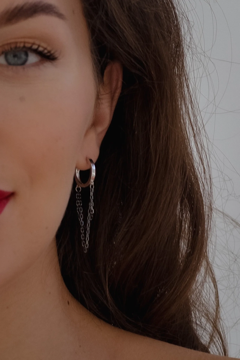 Серебряная моносерьга "Black chains"