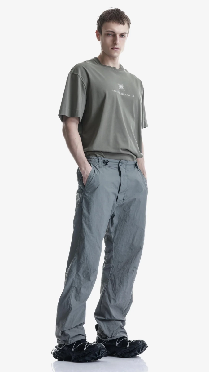 Футболка с многослойной графикой KRAKATAU, цвет: елово-серый, Tm141-52 купить онлайн