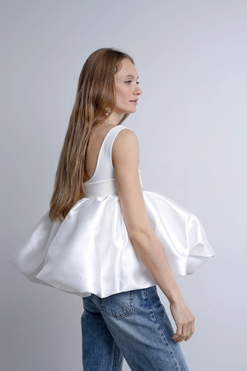 Топ Magda White