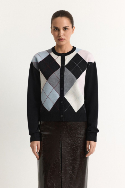 Кардиган с цветными ромбиками