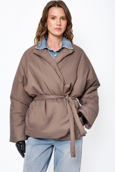 Куртка с цельнокроеным рукавом с поясом