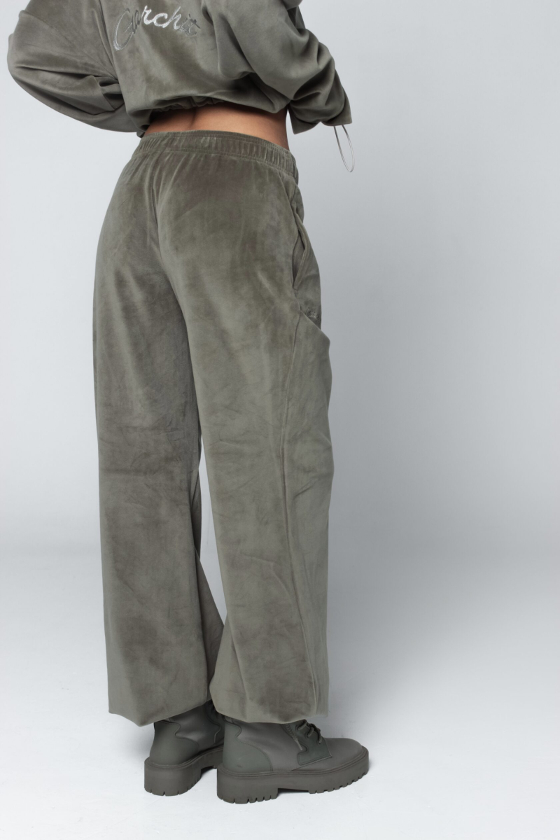 Брюки Velour SPECIAL GARCHIT, цвет: olive, GARVelBrKh купить онлайн