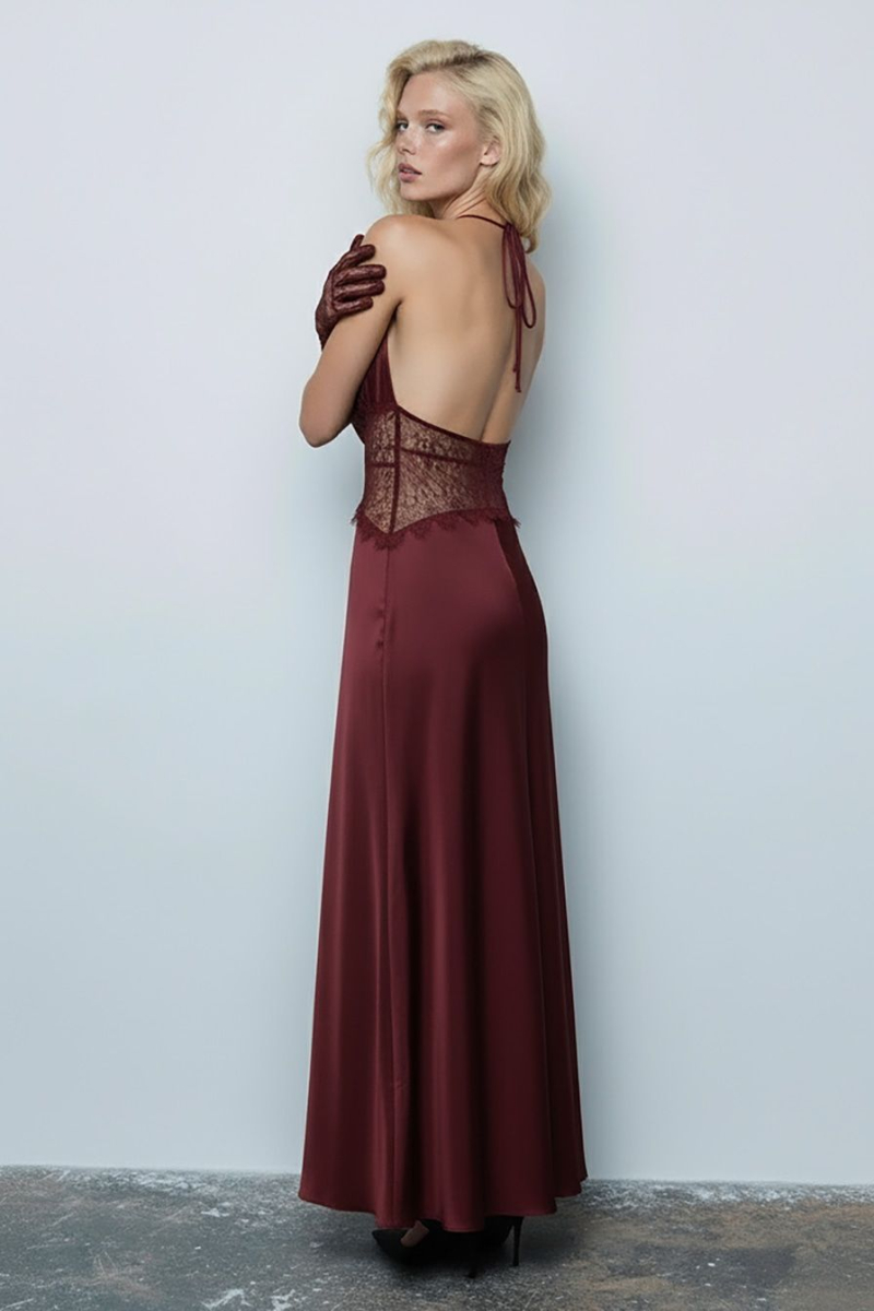 Платье с кружевной отделкой