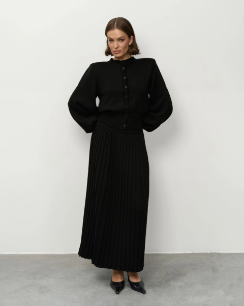 Вязаный костюм с длинной юбкой