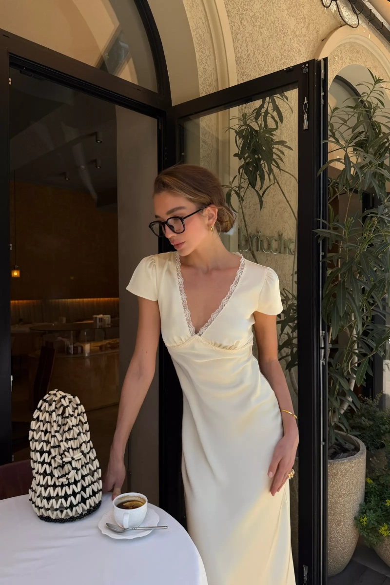 Платье из сатина с кружевом Charmstore, цвет: Сливочный, 111-60360-121 купить онлайн