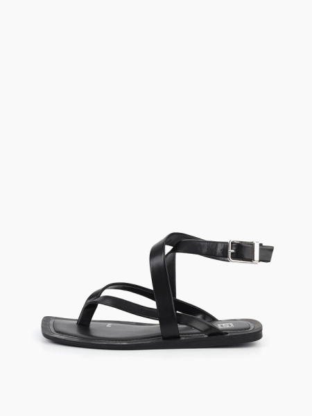 Сандалии через палец