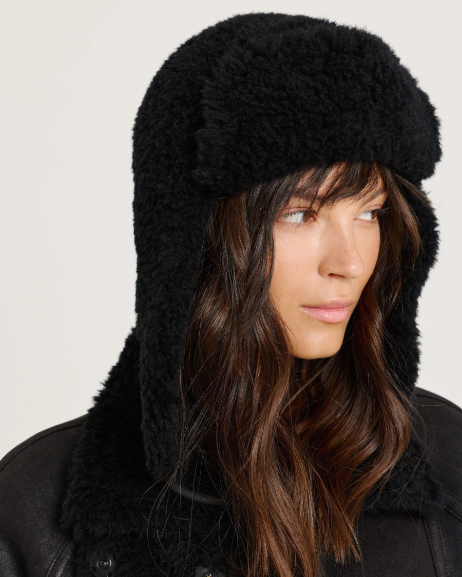 Шапка из мериноса BLACK