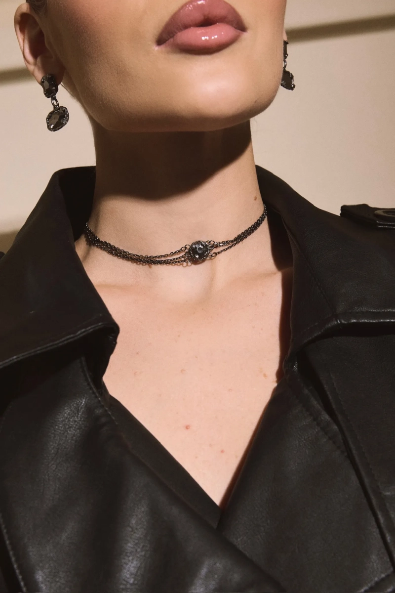 Серебряное колье-чокер «Королева драмы» black SBLESKOM, цвет: серебро, 92200 купить онлайн