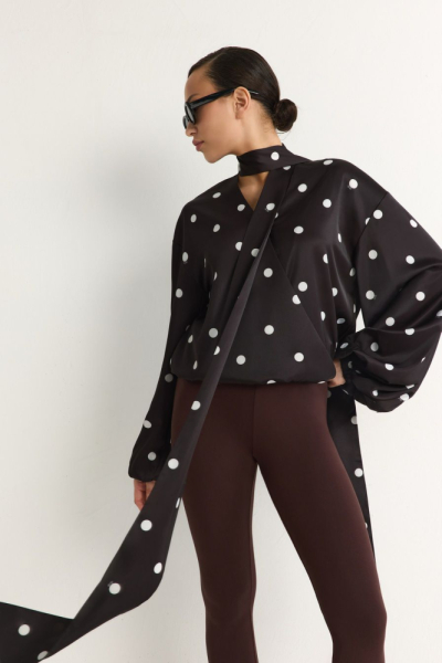 Блуза с принтом «горох»