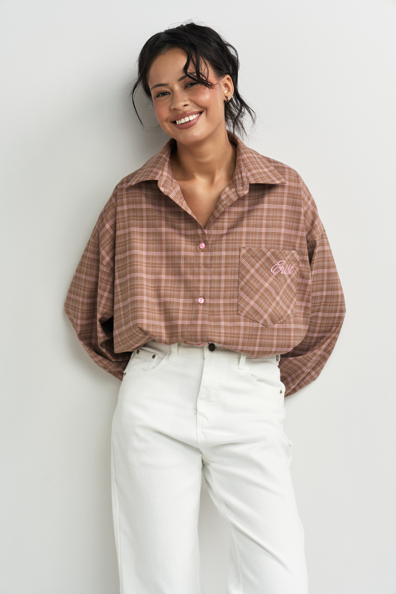 Рубашка в клетку с карманом Пыльная роза Erist store, цвет: бежевый, НФ-00003257 купить онлайн