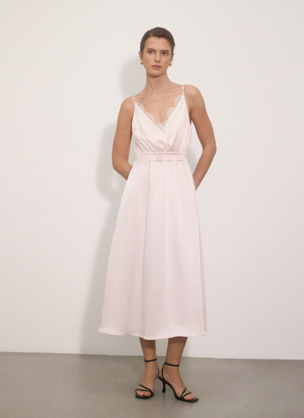 Платье из атласа