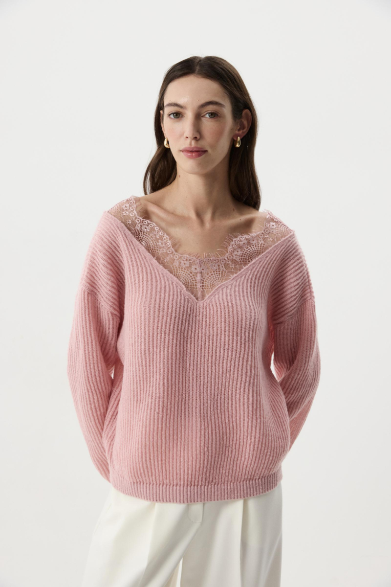 Джемпер с кружевом
