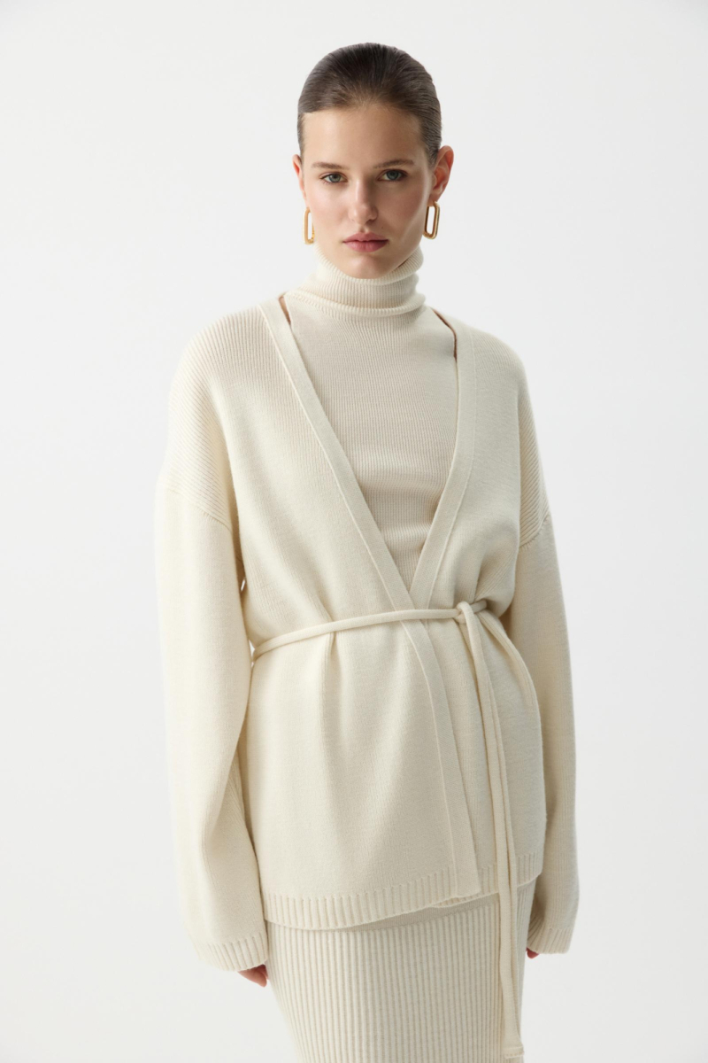 Кардиган из шерсти с поясом
