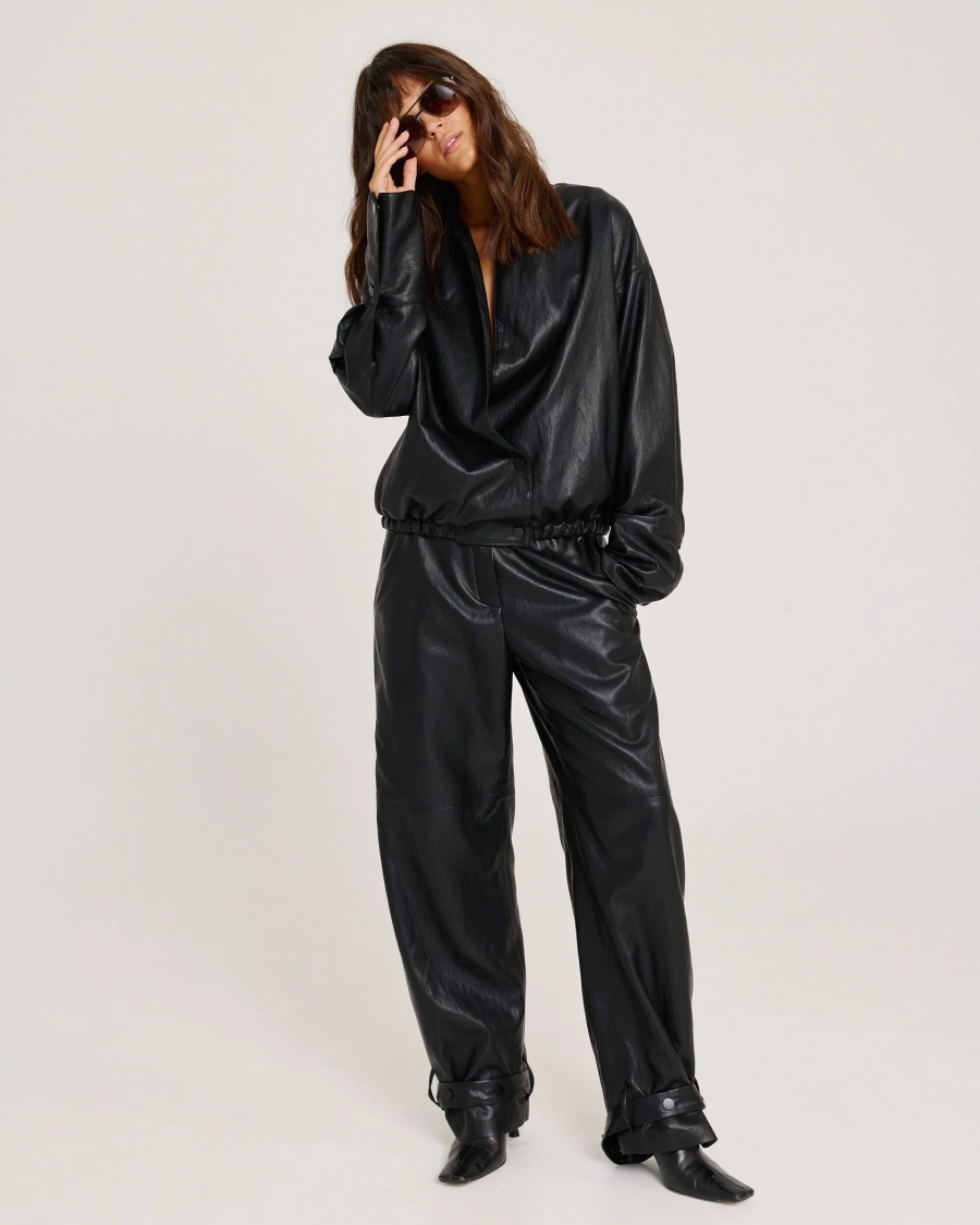 Брюки из экокожи BLACK Anmuse, цвет: Черный, TR25W183-BLC купить онлайн