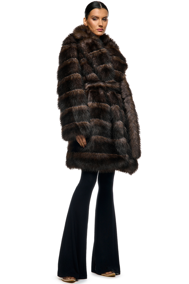 Шуба удлинённая с поясом SODAMODA, цвет: коричневый, 15793 купить онлайн