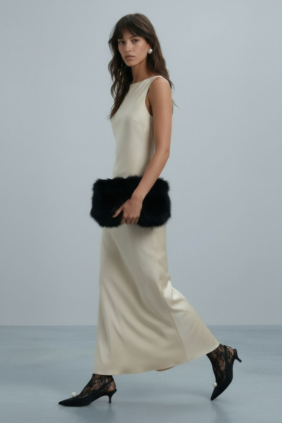 Платье с открытой спиной