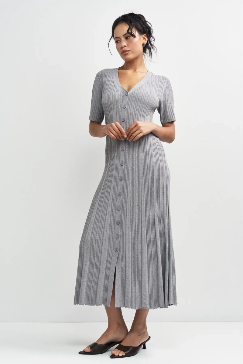 Платье трикотажное на пуговицах