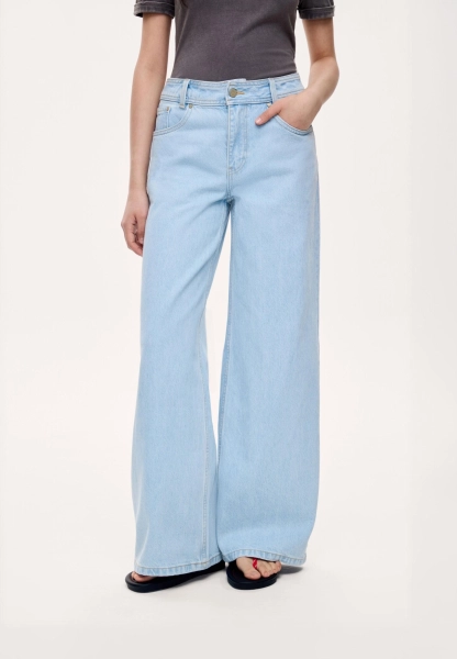 Женские джинсы широкие MUTED, цвет: голубой, 904825.WJNS0002_Light-blue купить онлайн