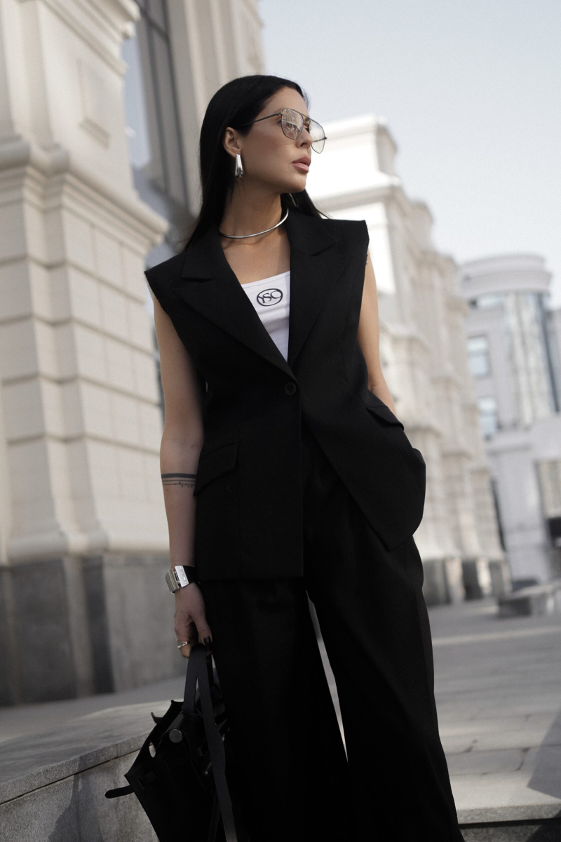 Жилет костюмный с подплечниками Y.SO, цвет: black,  купить онлайн