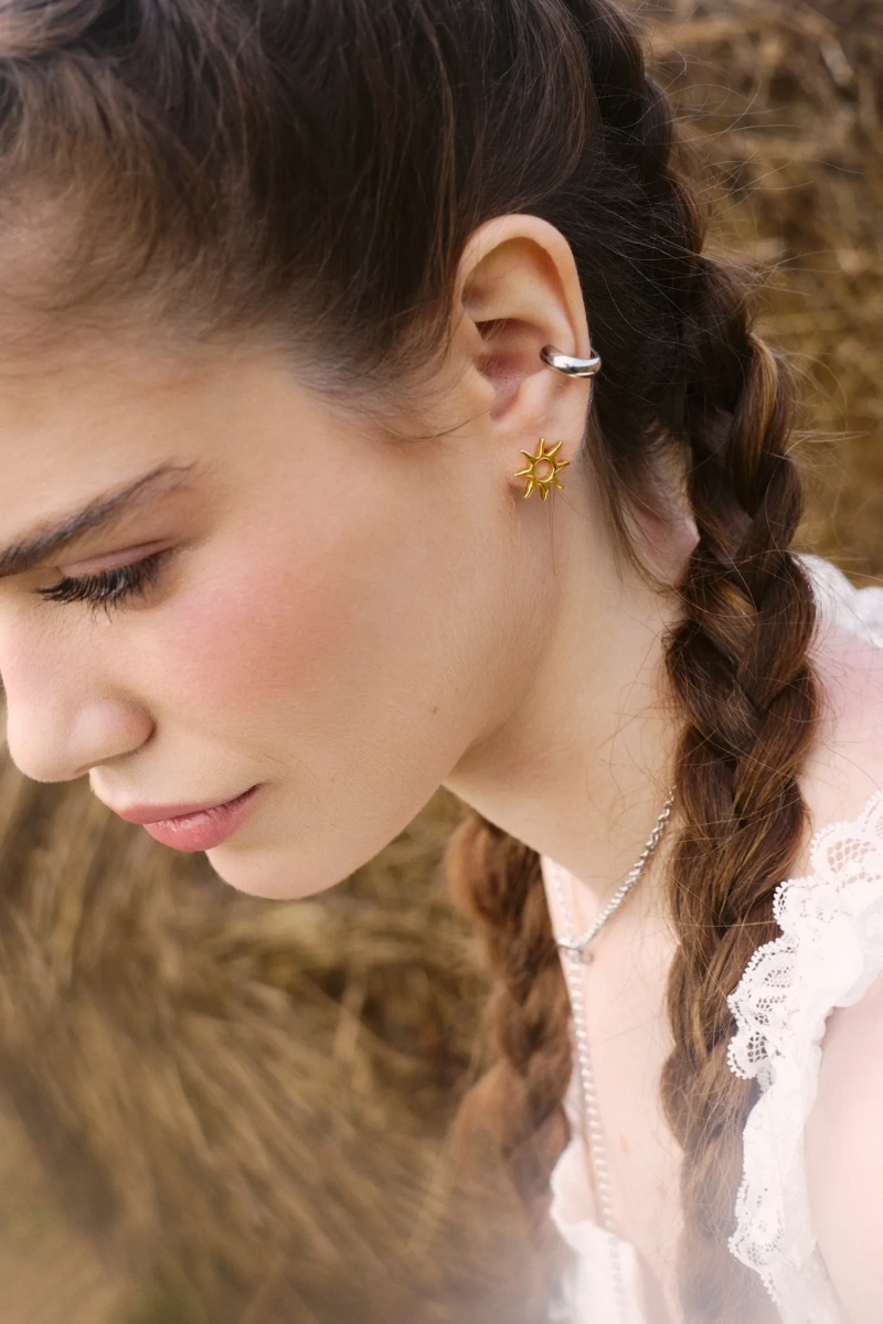 Серебряные серьги-пусеты «Солнце» SBLESKOM, цвет: позолота, 22069 купить онлайн