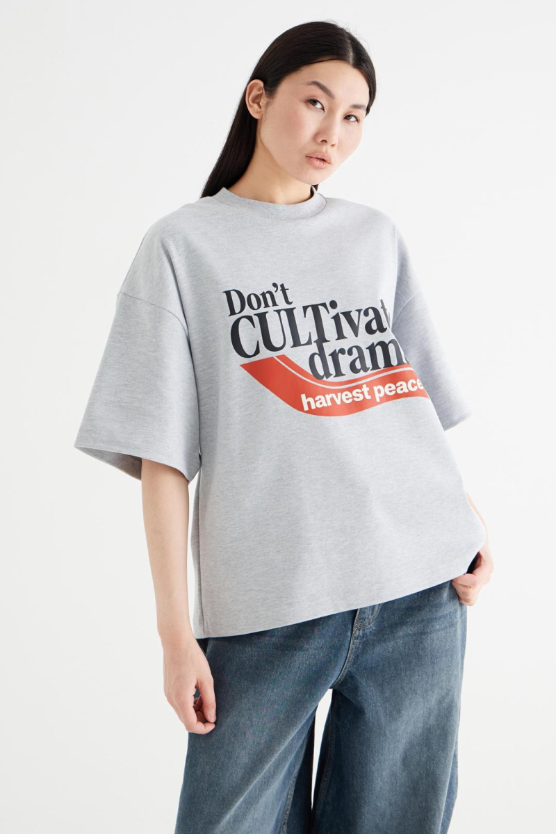 Футболка укороченная «Драма» CULTBASE, цвет: серый,  купить онлайн