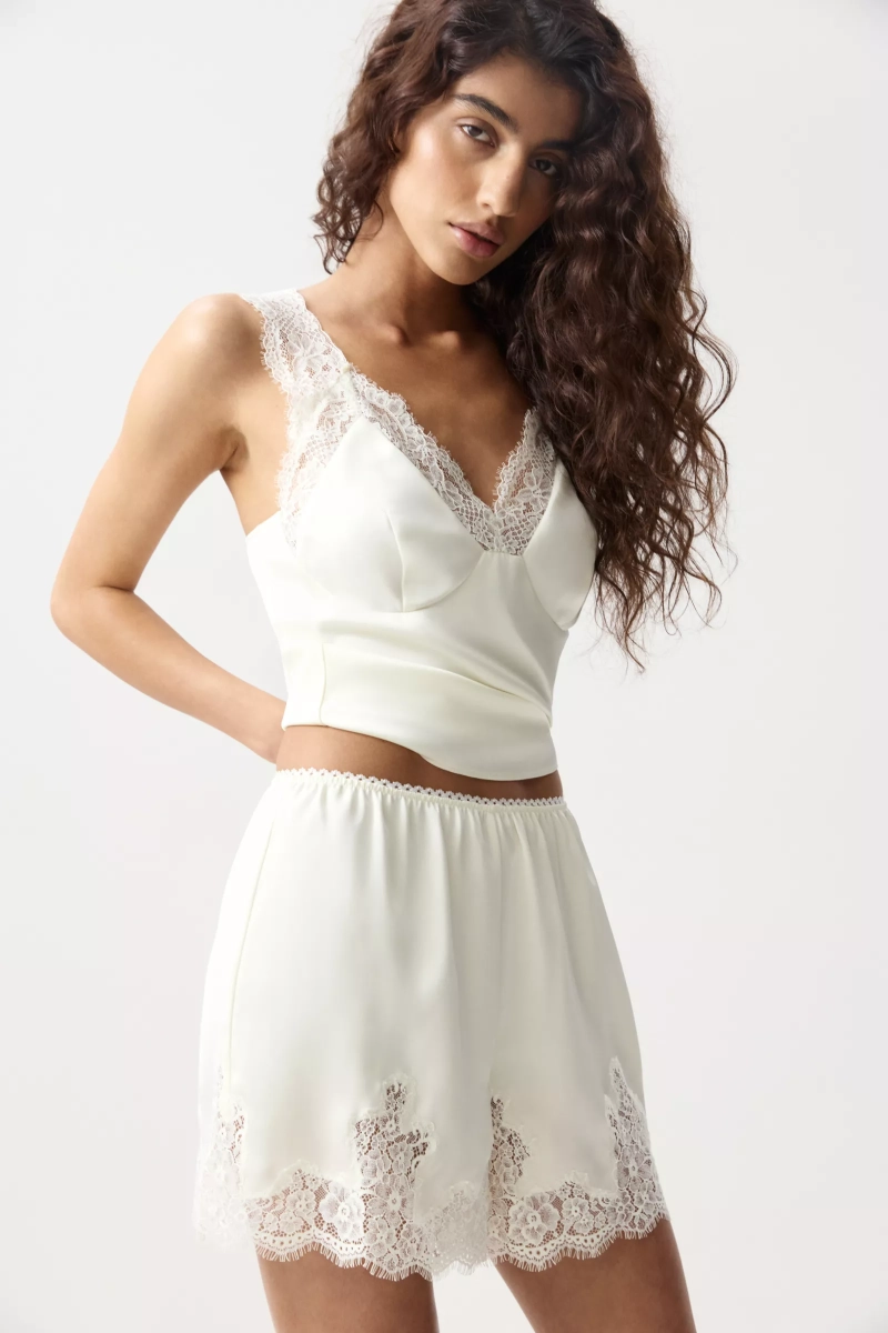 Шорты из сатина с кружевом Charmstore, цвет: молочный, 115-56360-111 купить онлайн