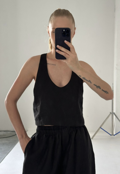 Майка укороченная изо льна BLACK