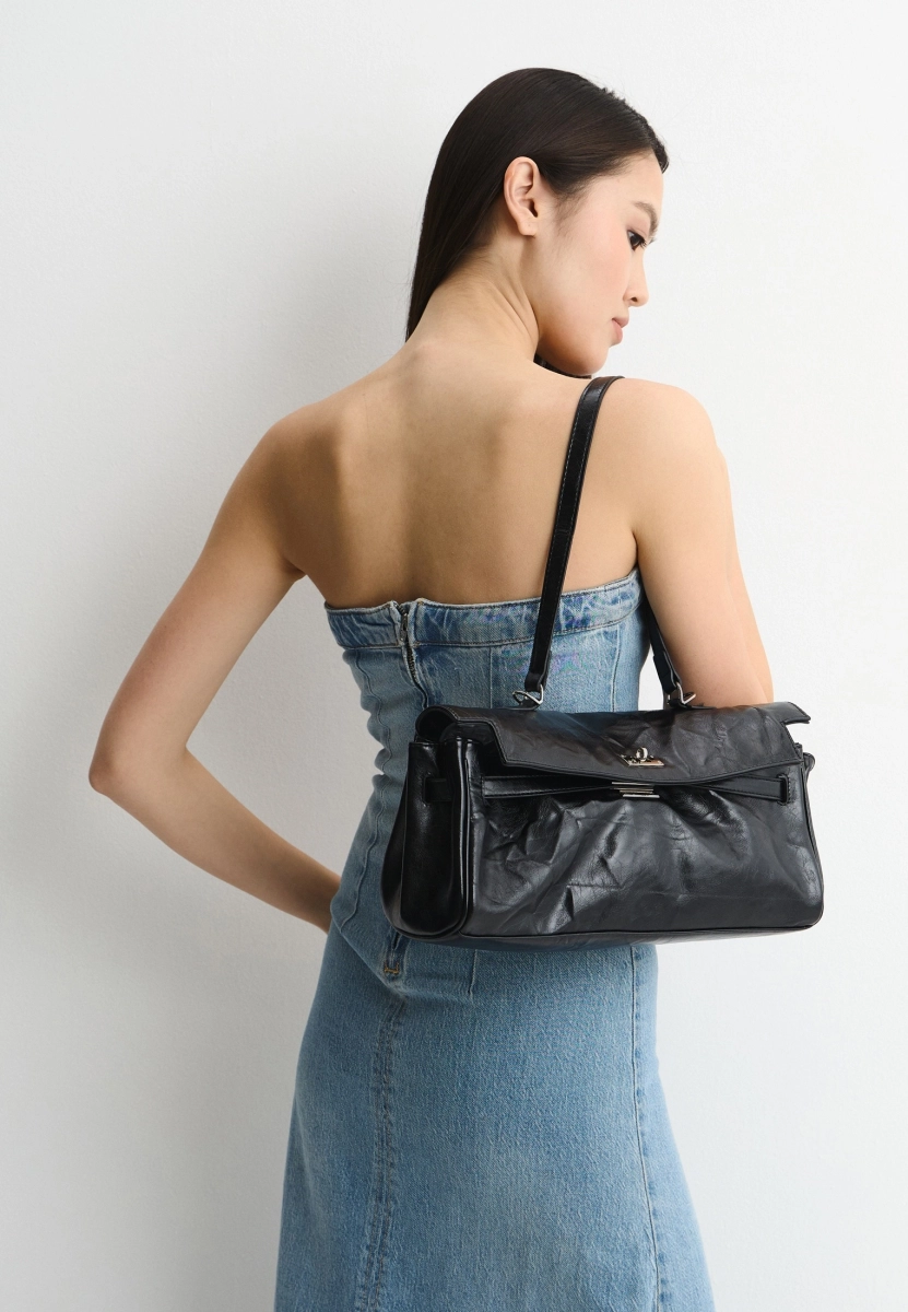 Сумка-багет SBALO, цвет: Черный 324D12 купить онлайн