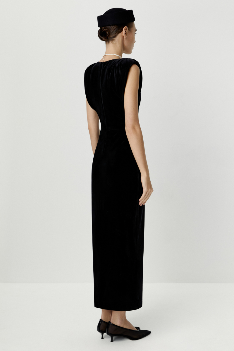 Платье макси из бархата без рукавов Charmstore, цвет: Черный, 111-27642-880 купить онлайн