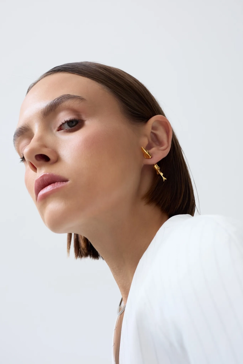 Серебряная моносерьга «Стерлядка» SBLESKOM, цвет: позолота, 22111 купить онлайн