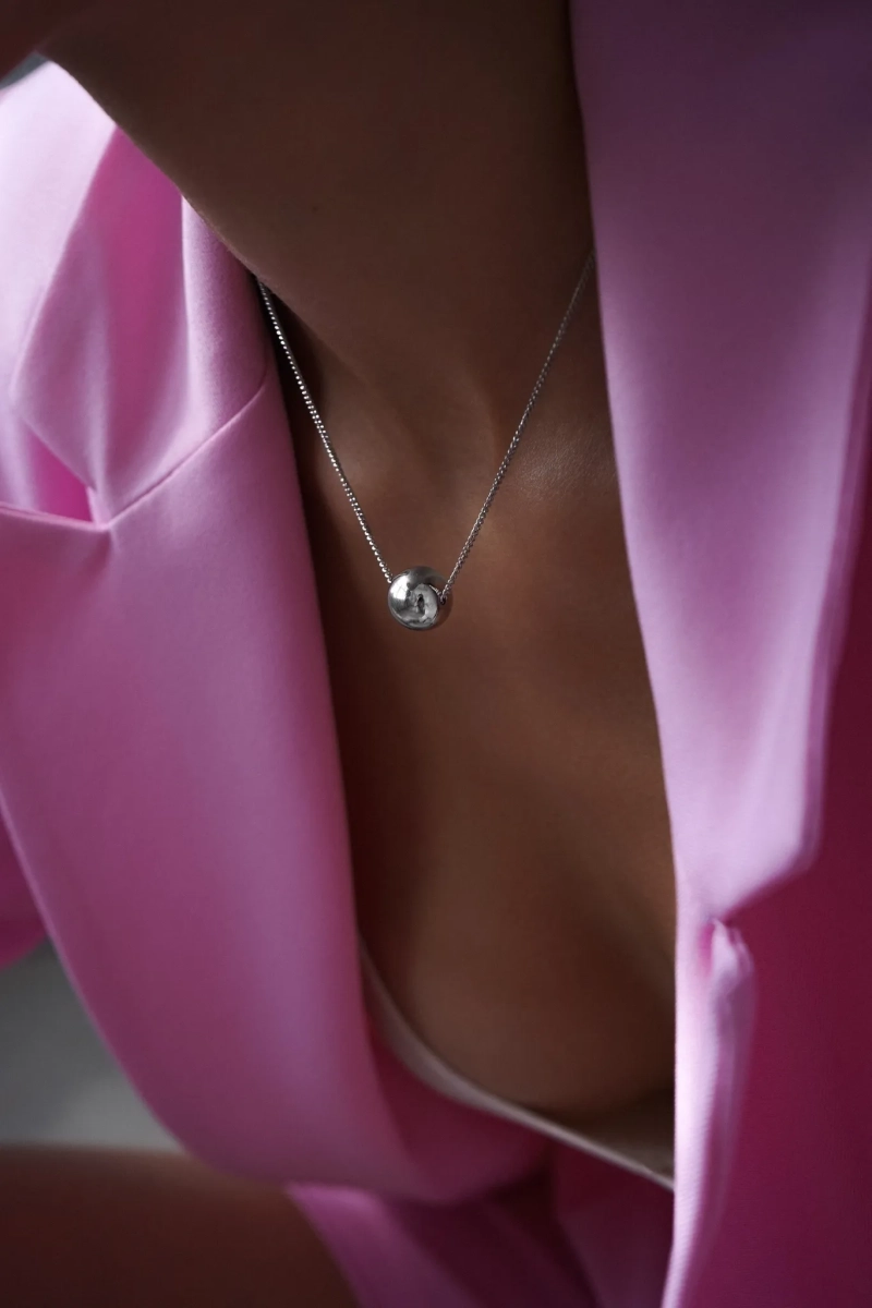 Серебряное колье-шар "Bubble" SBLESKOM, цвет: серебро, 11354 купить онлайн