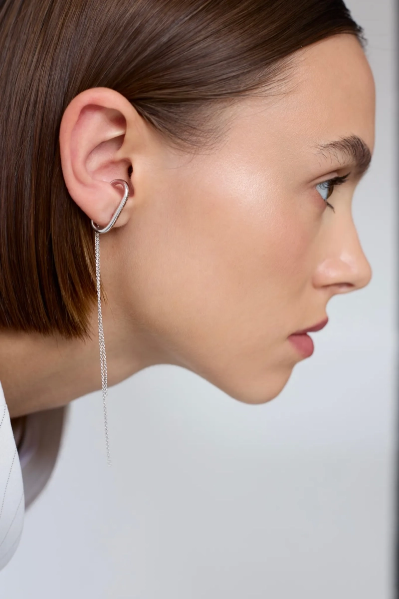 Серебряная серьга-кафф «Слова имеют значение» SBLESKOM, цвет: серебро, 12077 купить онлайн