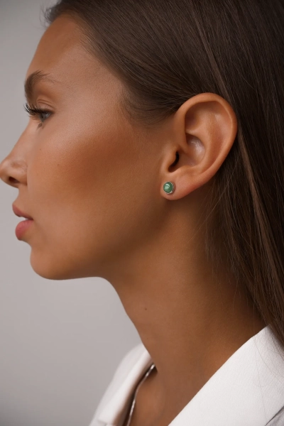 Серебряные серьги-пусеты мини "Sunset" с авантюрином SBLESKOM, цвет: серебро,  купить онлайн