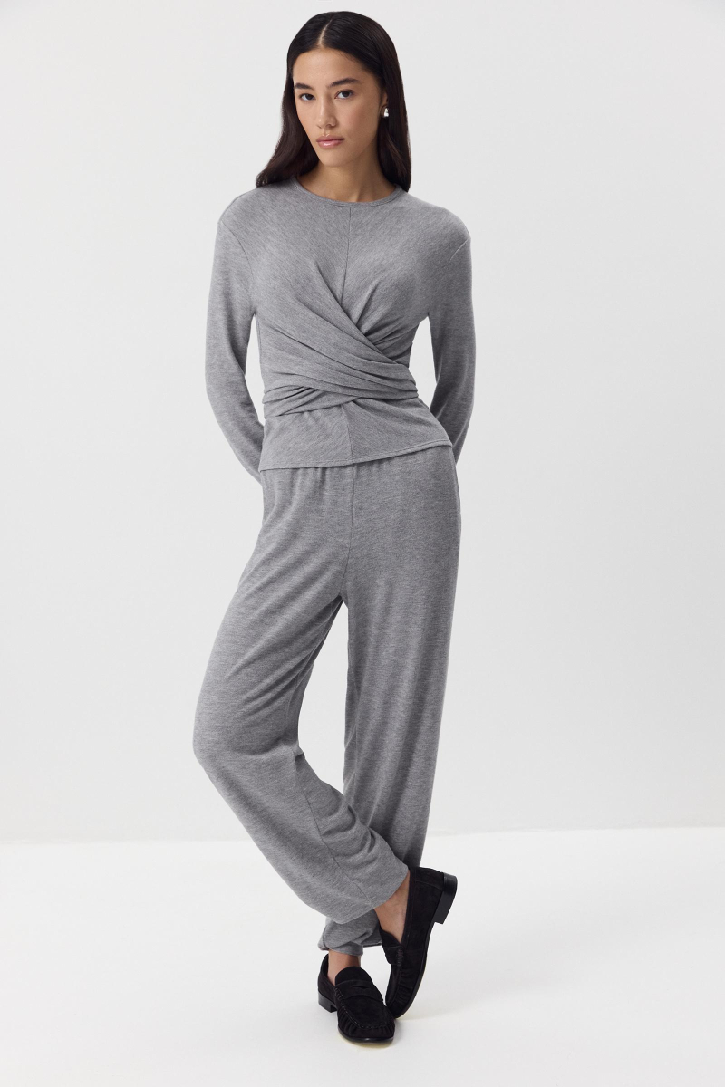Джоггеры из мягкого трикотажа Charmstore, цвет: серый, 101-435107-884 купить онлайн